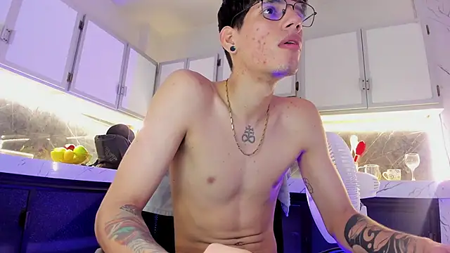 david huge online show from November 28, 2025, 7:52 am