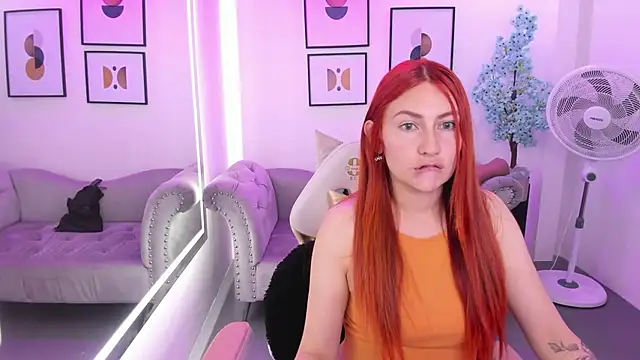 Snapshot of Alicia_leclair chatting on November 22, 2025, 7:02 pm Alicia leclair online show from November 22, 2025, 7:02 pm