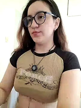 Snapshot of KattyHotson chatting on August 5, 2026, 7:19 pm KattyHotson online show from August 5, 2026, 7:19 pm