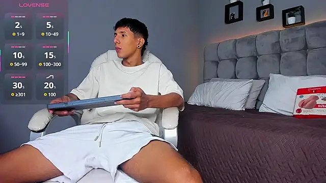 Snapshot of Juan_zabala chatting on September 29, 2025, 12:11 pm Juan zabala online show from September 29, 2025, 12:11 pm