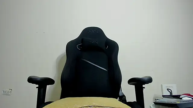 Snapshot of Alan_Fire chatting on April 11, 2026, 12:51 am Alan Fire online show from April 11, 2026, 12:51 am