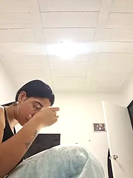 Samantha hotly online show from April 10, 2026, 9:27 am