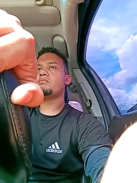 Snapshot of Boylatinn chatting on September 17, 2025, 5:59 pm Boylatinn online show from September 17, 2025, 5:59 pm