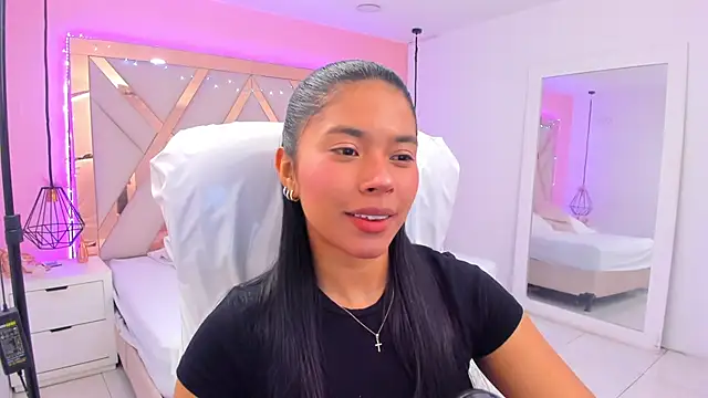 Snapshot of samantaa_shy chatting on April 4, 2026, 3:24 am samantaa shy online show from April 4, 2026, 3:24 am