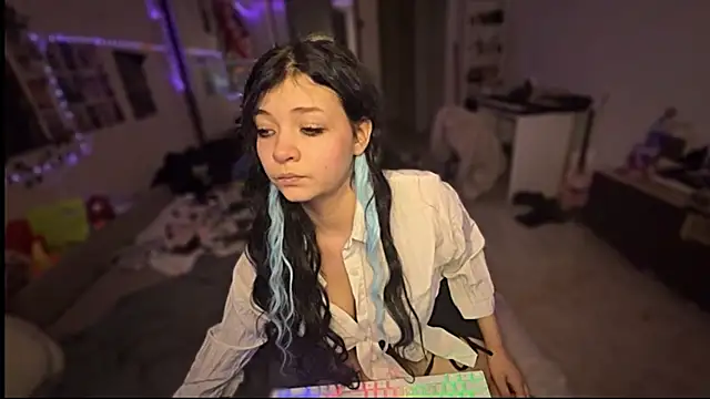 Snapshot of nikoli_naw chatting on October 28, 2025, 6:18 pm nikoli naw online show from October 28, 2025, 6:18 pm