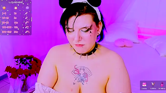 Snapshot of bluelunaray chatting on November 4, 2025, 11:03 am bluelunaray online show from November 4, 2025, 11:03 am