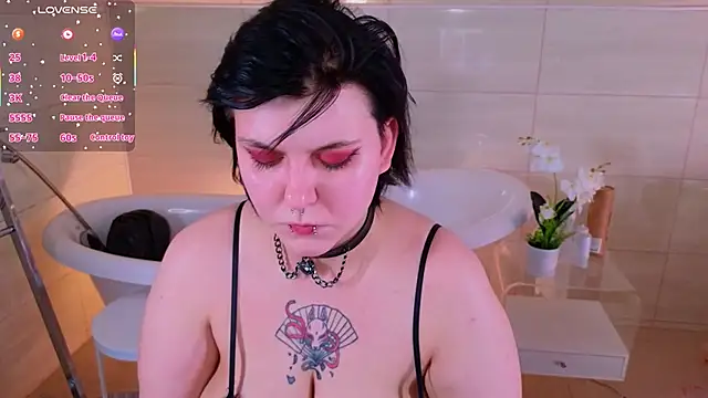 Snapshot of bluelunaray chatting on October 26, 2025, 10:59 am bluelunaray online show from October 26, 2025, 10:59 am