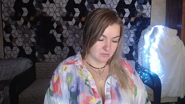 NikaSkylink online show from November 24, 2025, 8:09 pm