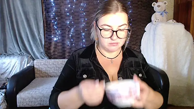 NikaSkylink online show from October 24, 2025, 4:00 am