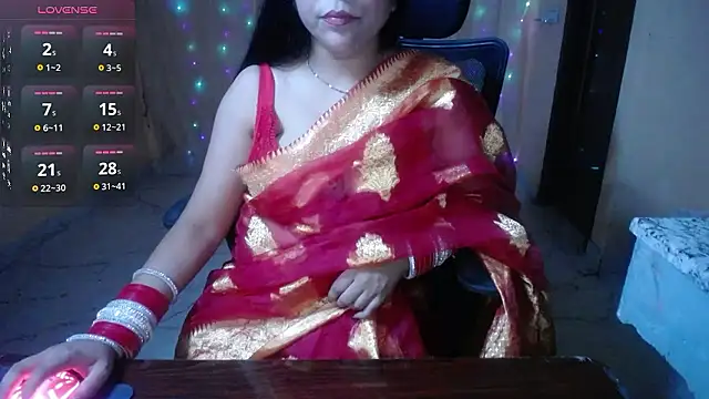 Snapshot of Divvya_ chatting on April 21, 2026, 6:36 pm Divvya online show from April 21, 2026, 6:36 pm