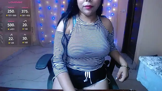 Snapshot of Divvya_ chatting on May 11, 2026, 7:00 pm Divvya online show from May 11, 2026, 7:00 pm