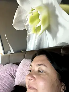 Liza Will online show from November 3, 2025, 6:40 am