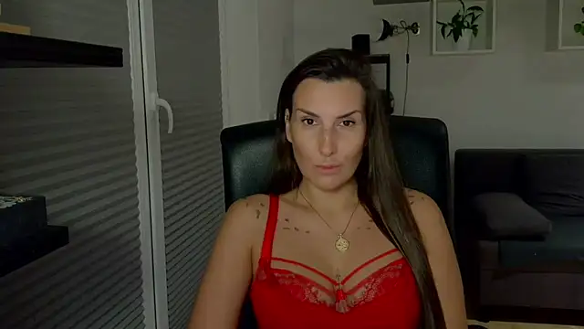 DonnaAmore online show from November 17, 2025, 3:27 pm