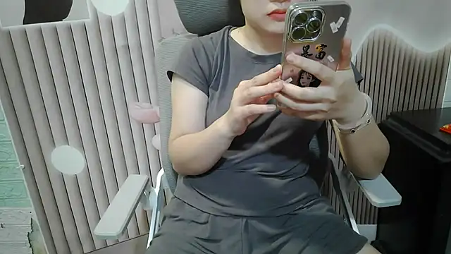 Emachiii online show from September 9, 2025, 12:21 am