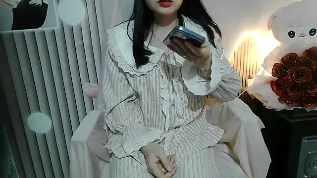 Emachiii online show from November 13, 2025, 12:53 pm