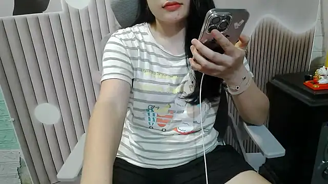 Emachiii online show from September 28, 2025, 4:30 am