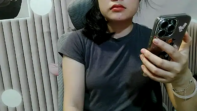 Emachiii online show from September 22, 2025, 1:55 am