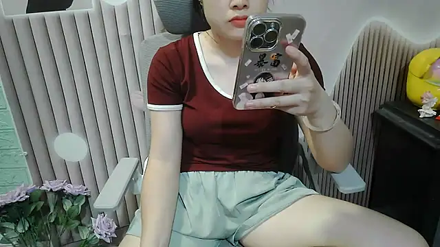 Emachiii online show from October 8, 2025, 11:45 am