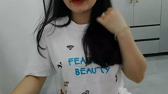 Snapshot of Emachiii chatting on March 29, 2026, 2:24 am Emachiii online show from March 29, 2026, 2:24 am