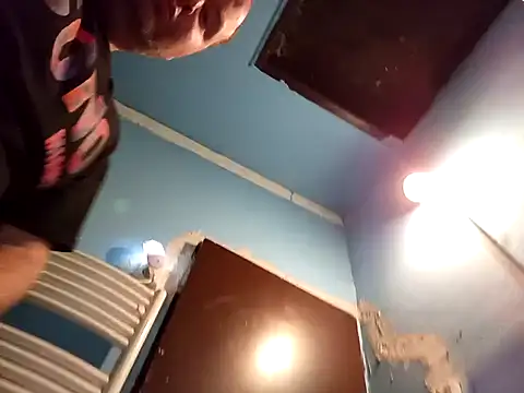 Kubous online show from November 18, 2025, 7:06 pm