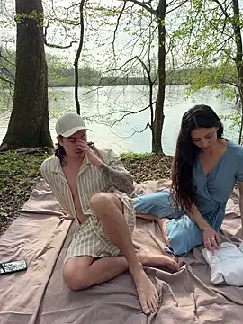 Airelle online show from March 21, 2026, 3:27 pm