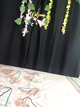 AntonelaMorriz online show from May 11, 2026, 9:43 am