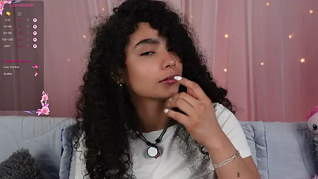 Victoria Curly online show from October 15, 2025, 1:15 am