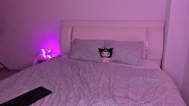 ScarlettJakobs online show from May 20, 2026, 3:25 am