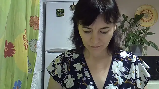 Krystal 82 online show from November 26, 2025, 5:24 pm