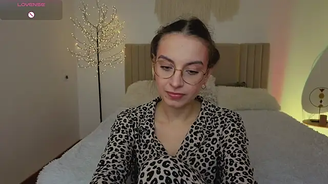 Snapshot of Real_cutie1 chatting on April 9, 2026, 12:55 pm Real cutie1 online show from April 9, 2026, 12:55 pm