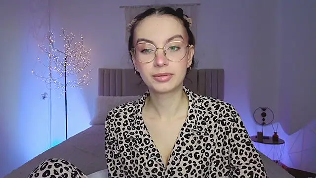 Snapshot of Real_cutie1 chatting on March 16, 2026, 1:59 pm Real cutie1 online show from March 16, 2026, 1:59 pm