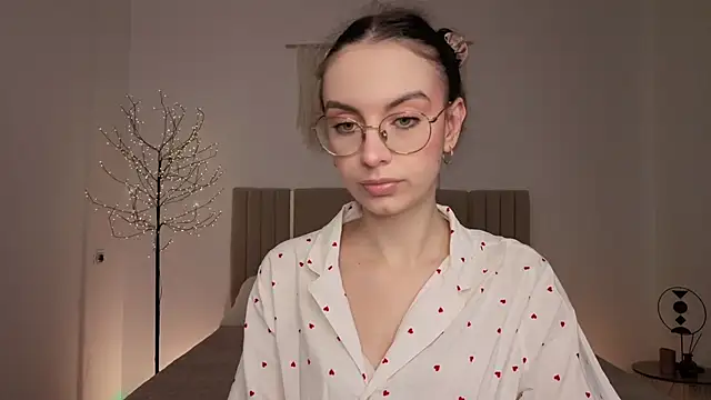 Snapshot of Real_cutie1 chatting on March 26, 2026, 2:04 pm Real cutie1 online show from March 26, 2026, 2:04 pm