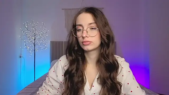 Snapshot of Real_cutie1 chatting on March 4, 2026, 2:03 pm Real cutie1 online show from March 4, 2026, 2:03 pm