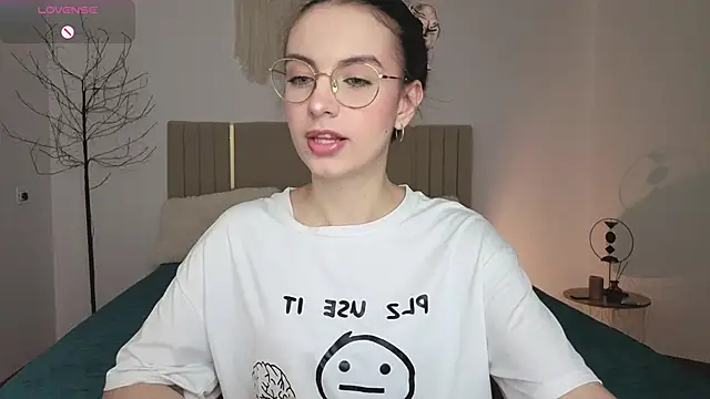 Snapshot of Real_cutie1 chatting on March 30, 2026, 12:39 pm Real cutie1 online show from March 30, 2026, 12:39 pm