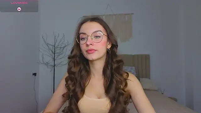 Real cutie1 online show from November 17, 2025, 1:59 pm