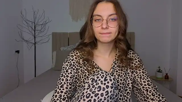 Real cutie1 online show from December 1, 2025, 2:18 pm