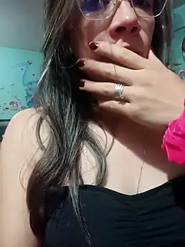 Chriss girl of imaginatio online show from November 25, 2025, 2:01 am