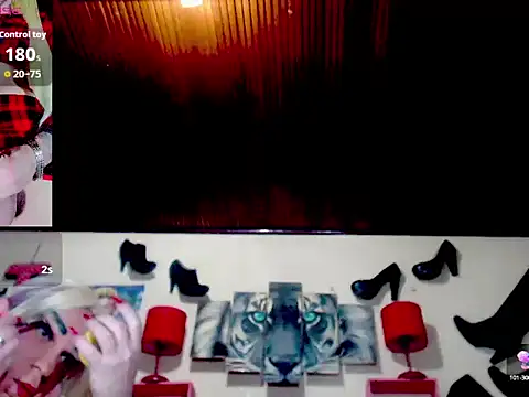 blondehot5v online show from September 25, 2025, 11:27 am