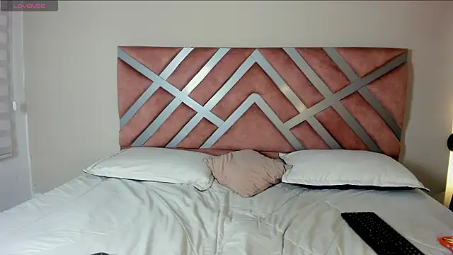 Rachell criss online show from October 18, 2025, 3:41 am