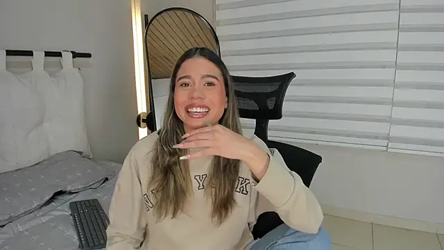 Rachell criss online show from November 28, 2025, 4:01 am