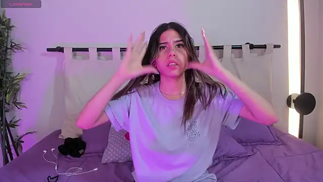 Snapshot of Rachell_criss chatting on February 28, 2026, 4:12 am Rachell criss online show from February 28, 2026, 4:12 am