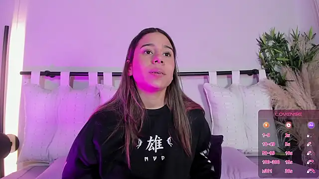 Snapshot of Rachell_criss chatting on February 3, 2026, 6:40 am Rachell criss online show from February 3, 2026, 6:40 am