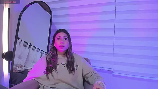 Snapshot of Rachell_criss chatting on February 25, 2026, 4:01 am Rachell criss online show from February 25, 2026, 4:01 am