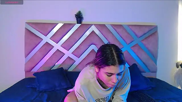 Rachell criss online show from September 26, 2025, 3:46 am