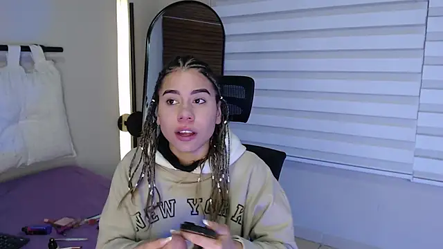 Rachell criss online show from October 8, 2025, 6:48 am