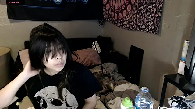 London Ray online show from October 31, 2025, 7:27 am