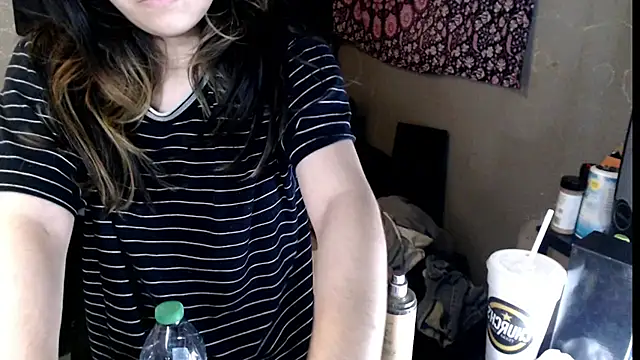 London Ray online show from November 9, 2025, 8:18 am