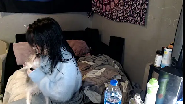 London Ray online show from November 10, 2025, 7:57 am