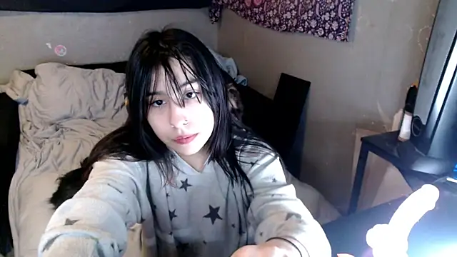 London Ray online show from December 14, 2025, 3:02 am