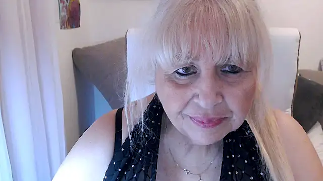 SusiLifeXXX online show from November 20, 2025, 8:20 pm